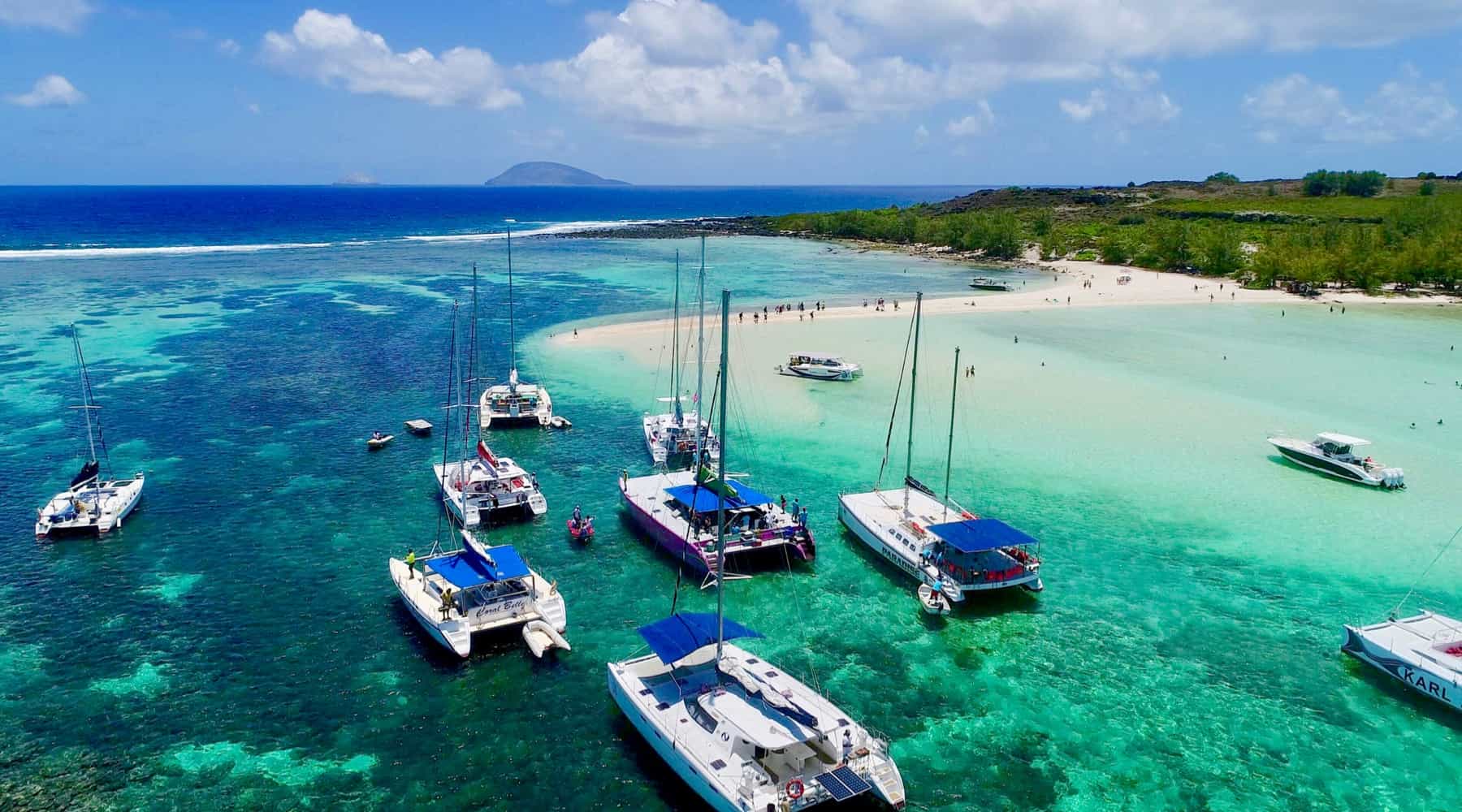 Catamaran Tour in Mauritius, Ile aux Gabrielle, Ile aux cerfs, Ile aux Benitiers